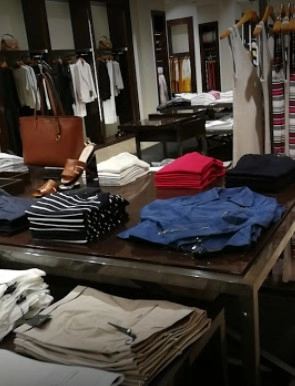  Магазин одежды "Massimo Dutti"