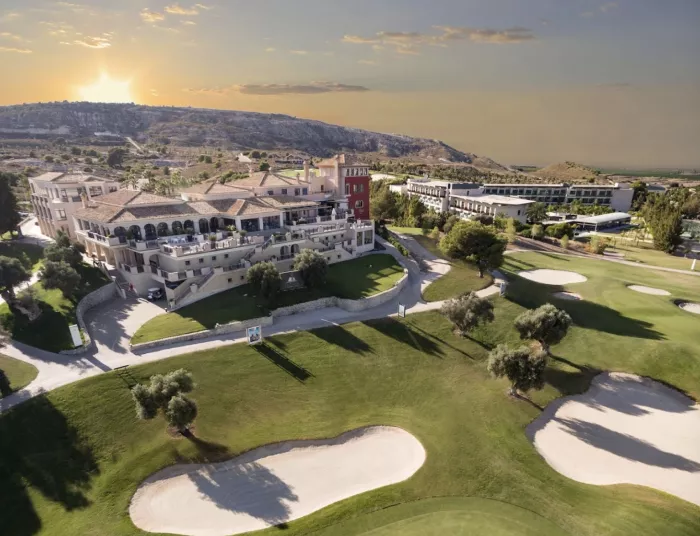 Школа и поле для гольфа "La Finca Golf"