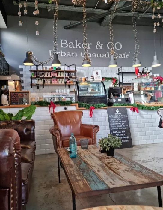Бар "Cafetería Baker & Co"