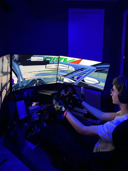 Гоночные симуляторы  "SIMRIDER"