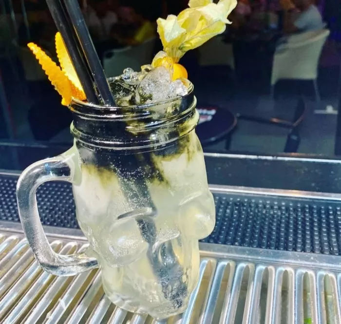 Бар "Pinocchio Gelateria Cocktail Bar"