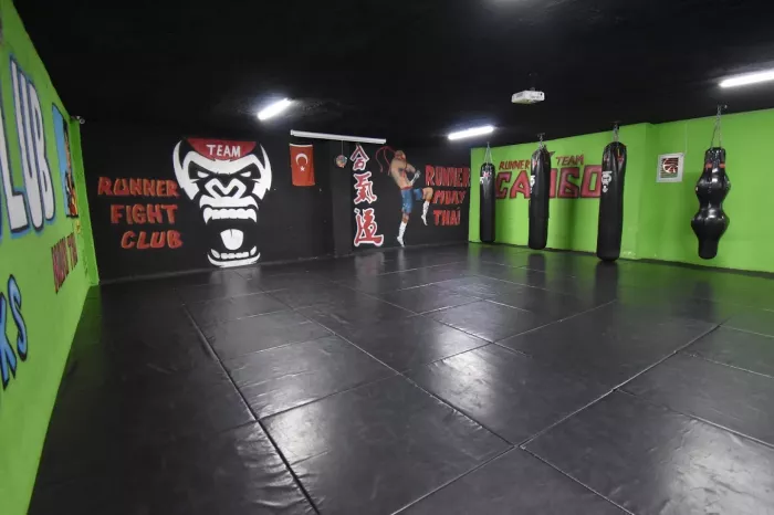 Тренажерный зал "RUNNER FITNESS CENTER FIGHT CLUB"
