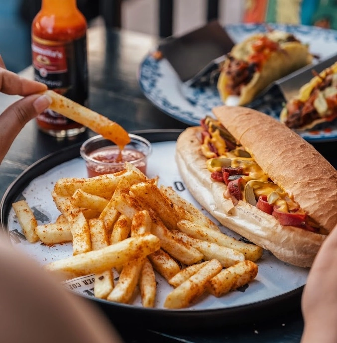 Бургерная "Manjoo Burger Restaurant & Coffee"