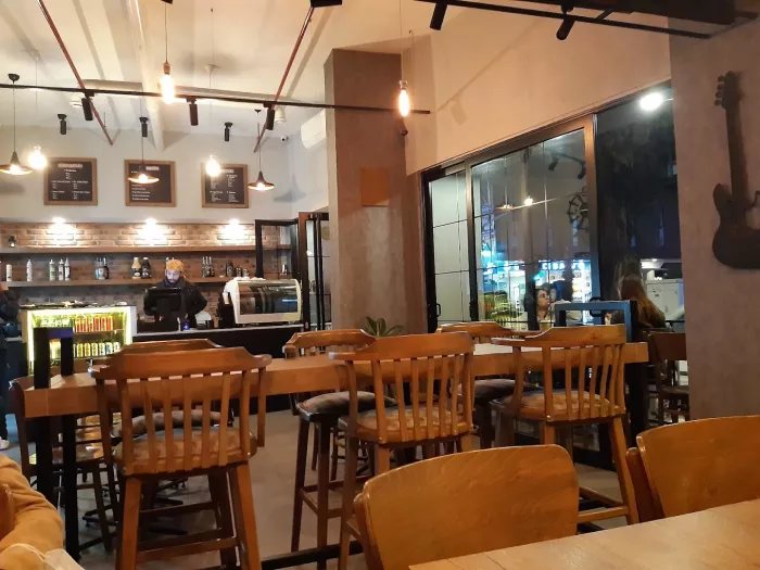 Бургерная "Manjoo Burger Restaurant & Coffee"