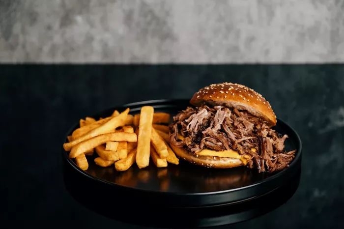 Бургерная "Manjoo Burger Restaurant & Coffee"