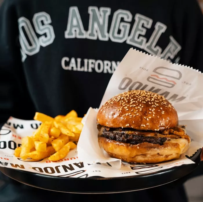 Бургерная "Manjoo Burger Restaurant & Coffee"