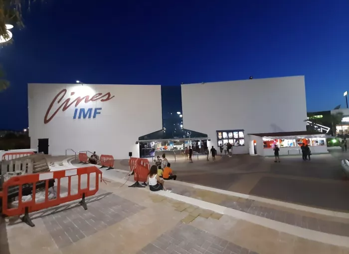 Кинотеатр "Cines IMF"