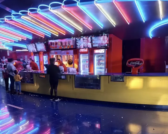 Кинотеатр "Cines IMF"