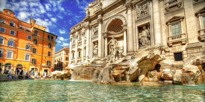 Фонта́н Тре́ви (итал. Fontana di Trevi)