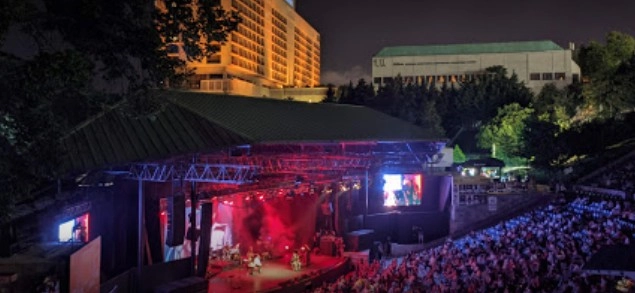 Амфитеатр "Cemil Topuzlu Open Air Theatre"