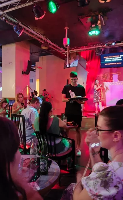 Клуб "KARAOKE FEELING'S"