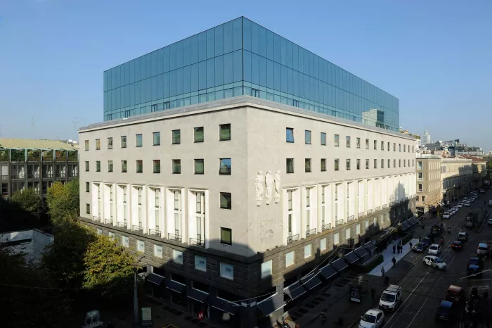 Отель “Armani Hotel Milano 5*”