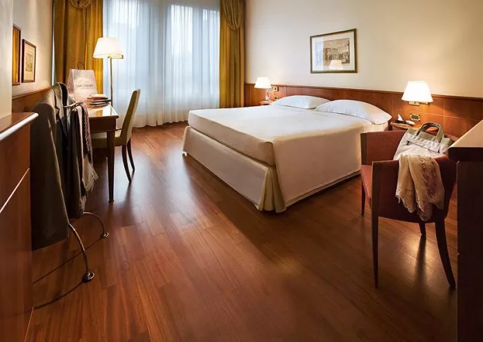 Отель "Cavour 4*"
