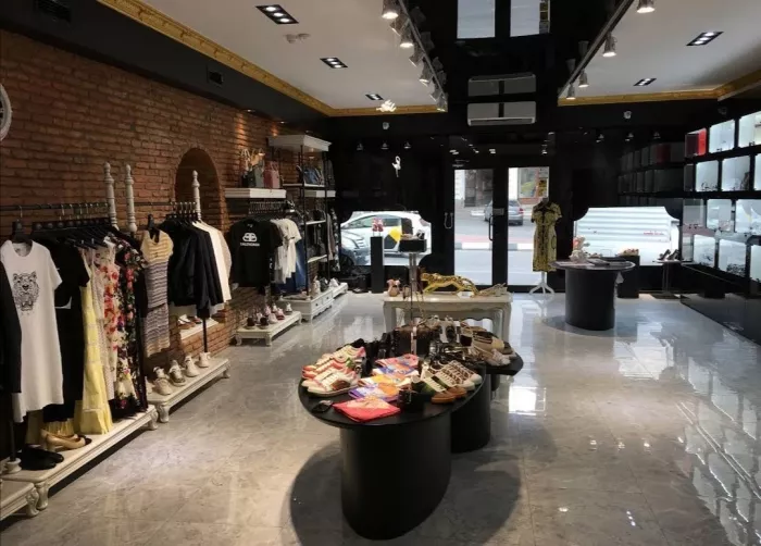 La Mode შოურუმი ტანსაცმლის მაღაზია (Магазин одежды "La Mode ShowRoom")