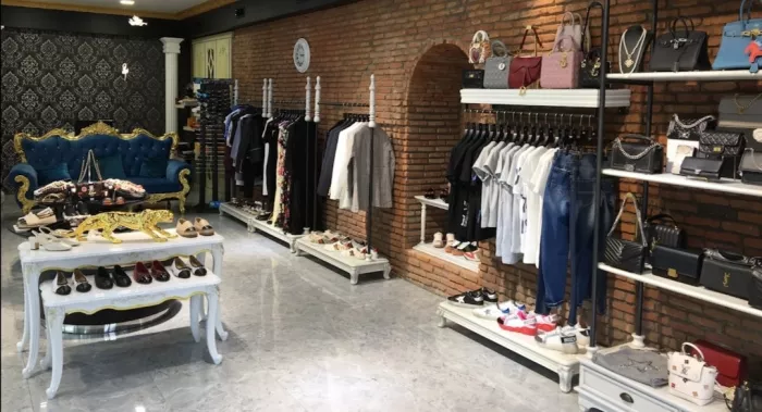 La Mode შოურუმი ტანსაცმლის მაღაზია (Магазин одежды "La Mode ShowRoom")