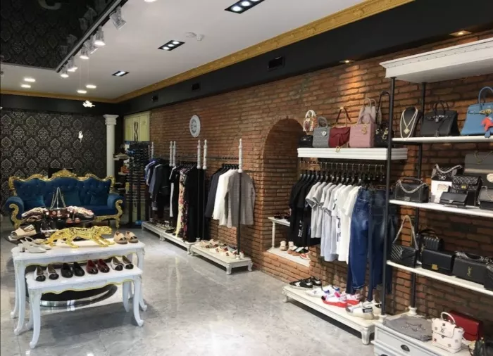 La Mode შოურუმი ტანსაცმლის მაღაზია (Магазин одежды "La Mode ShowRoom")