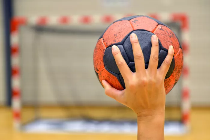 Спортивный комплекс "Muratpaşa Belediyesi Süleyman Evcilmen Spor ve Sergi Salonu"