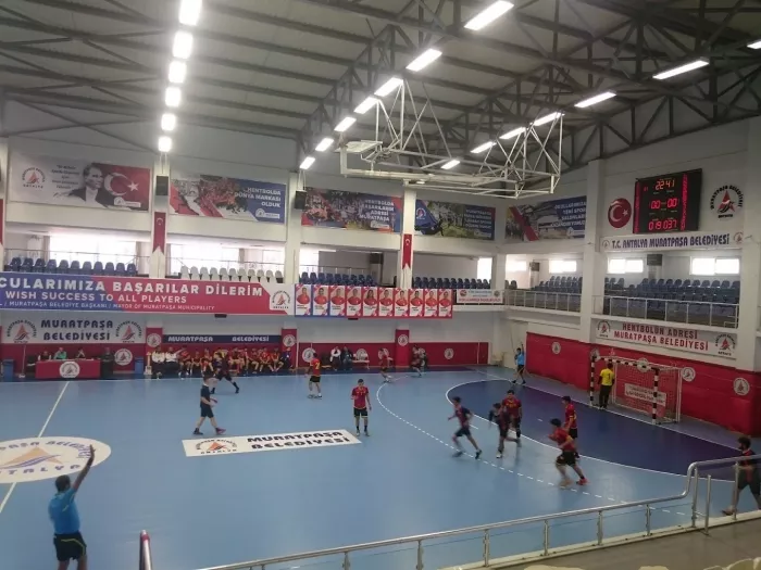 Спортивный комплекс "Muratpaşa Belediyesi Süleyman Evcilmen Spor ve Sergi Salonu"