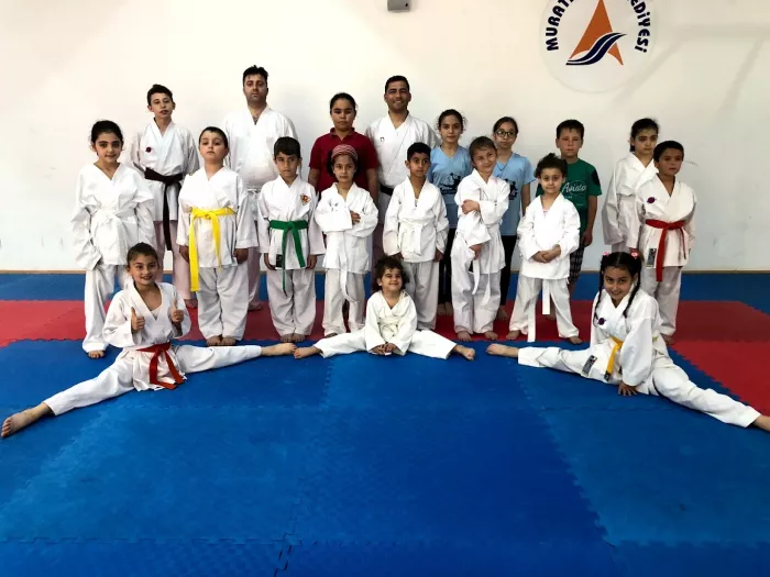 Спортивный комплекс "Muratpaşa Belediyesi Süleyman Evcilmen Spor ve Sergi Salonu"