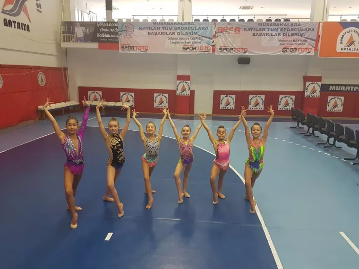 Спортивный комплекс "Muratpaşa Belediyesi Süleyman Evcilmen Spor ve Sergi Salonu"