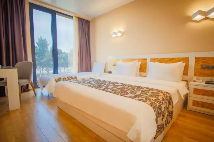 Отель "Iveria Inn"(სასტუმრო "იბერია ინნ")