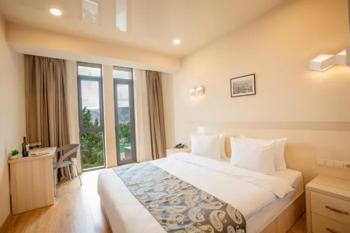 Отель "Iveria Inn"(სასტუმრო "იბერია ინნ")