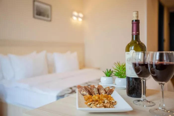 Отель "Iveria Inn"(სასტუმრო "იბერია ინნ")