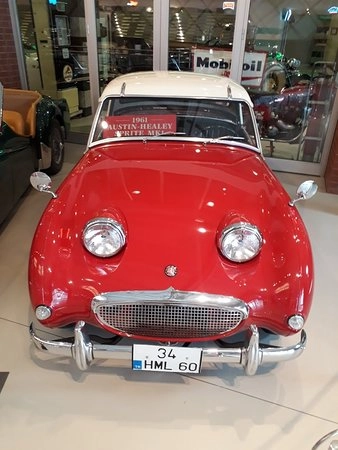  Музей автомобилей (Ural Ataman Classic Car Museum)