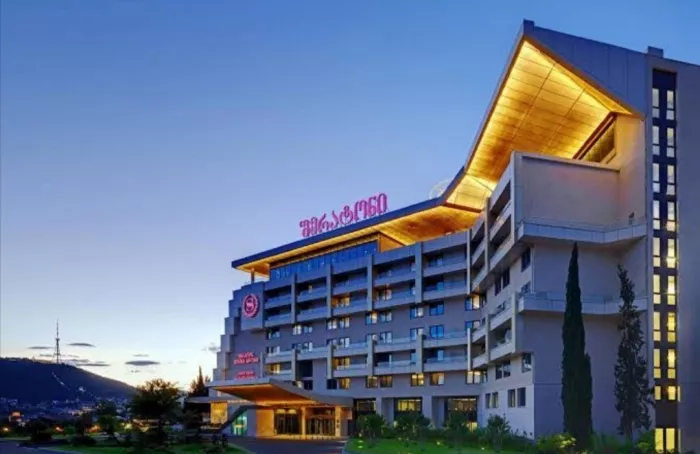 Отель "Sheraton Metechi Palace" (სასტუმრო "შერატონ მეტეხი პალასი")