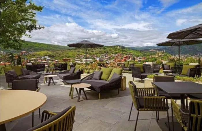 Отель "Sheraton Metechi Palace" (სასტუმრო "შერატონ მეტეხი პალასი")