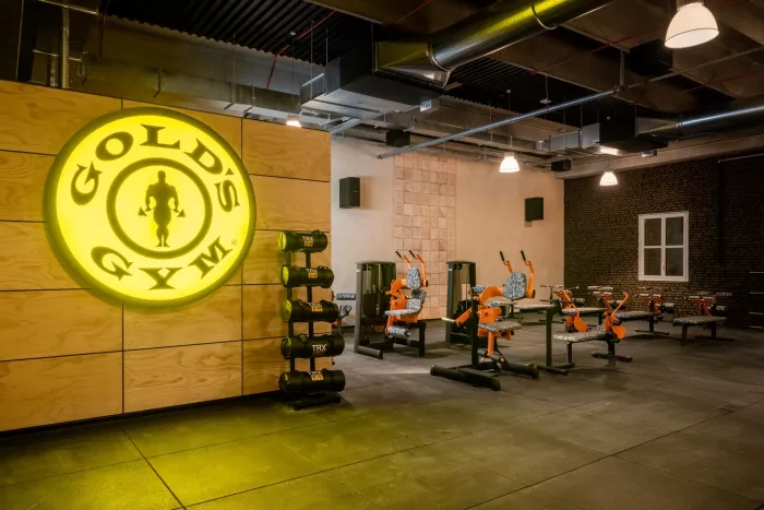 Фитнес-клуб "Gold's Gym"