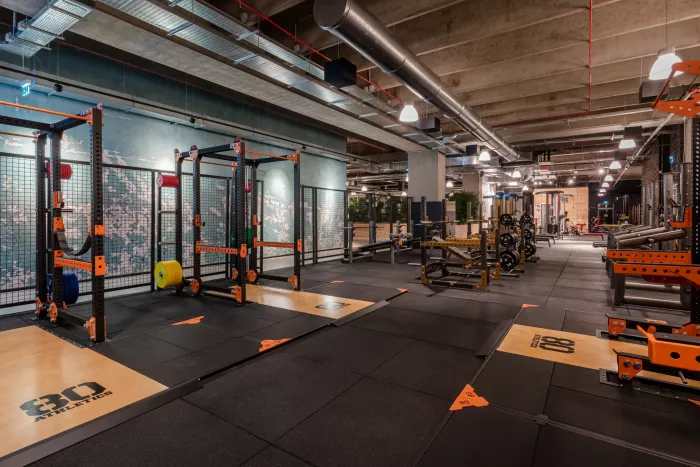 Фитнес-клуб "Gold's Gym"