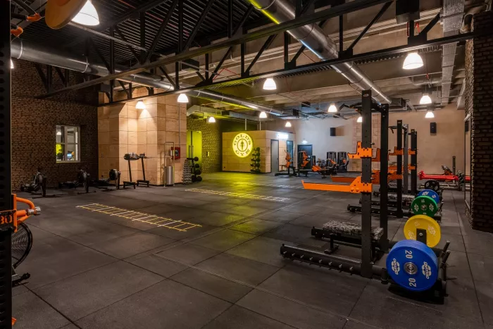 Фитнес-клуб "Gold's Gym"