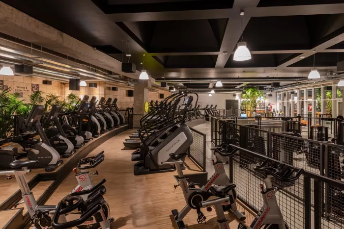 Фитнес-клуб "Gold's Gym"