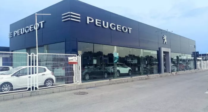 Автосалон "Peugeot Grup Marcos - Auto Crespo - Santa Faç"