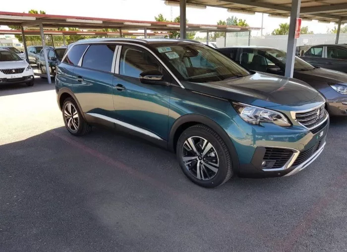 Автосалон "Peugeot Grup Marcos - Auto Crespo - Santa Faç"