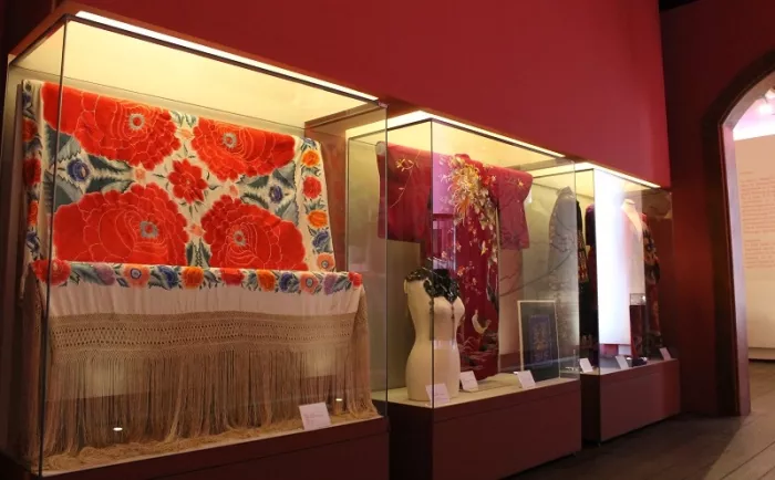 Музей шёлка "Educational Silk Museum"