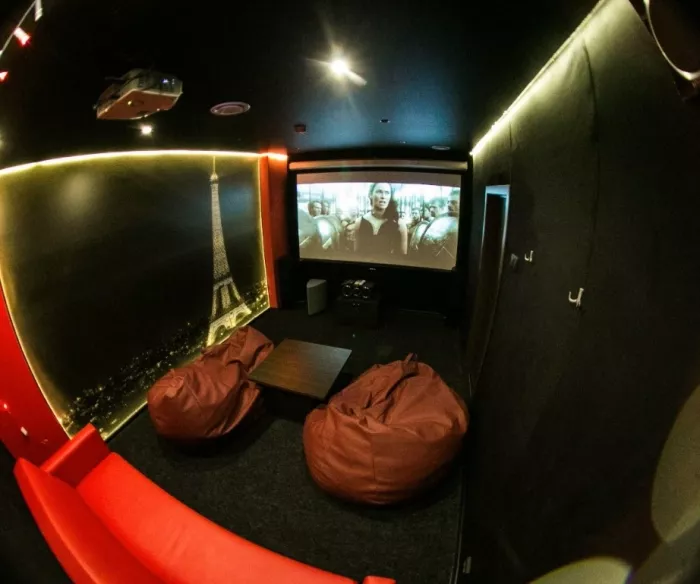 Кино-кафе "Lounge room"