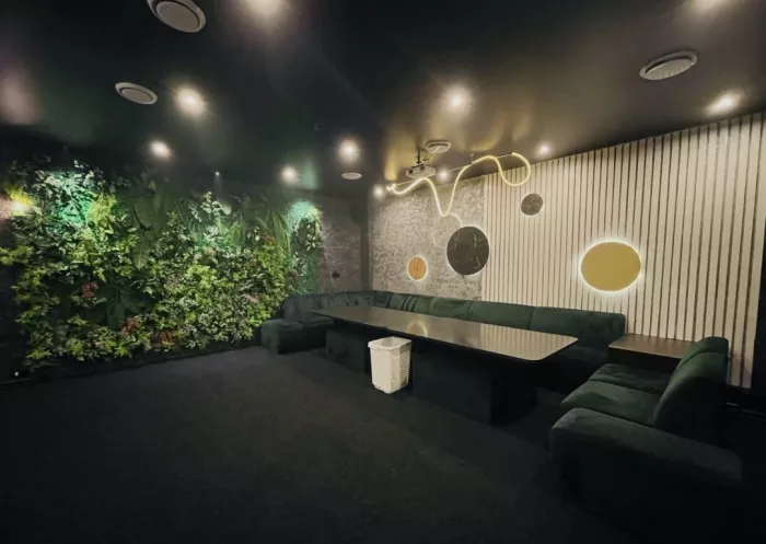 Кино-кафе "Lounge room"