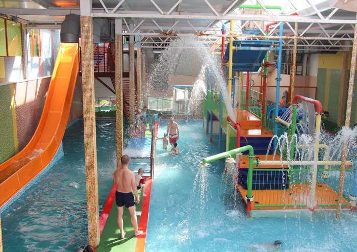 Аквапарк "Юна Aqua Life".