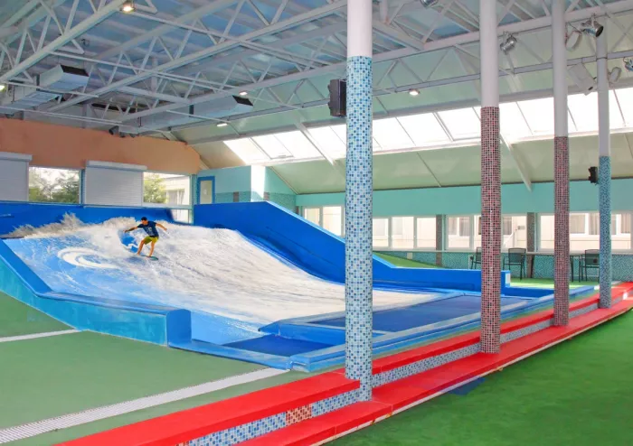 Аквапарк "Юна Aqua Life".