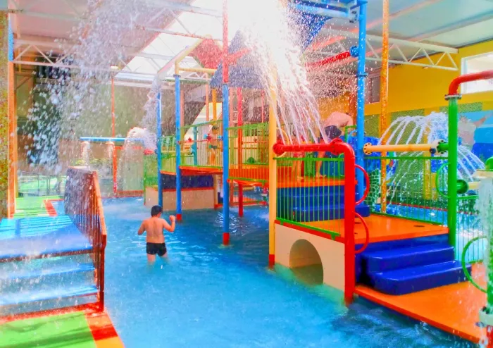 Аквапарк "Юна Aqua Life".