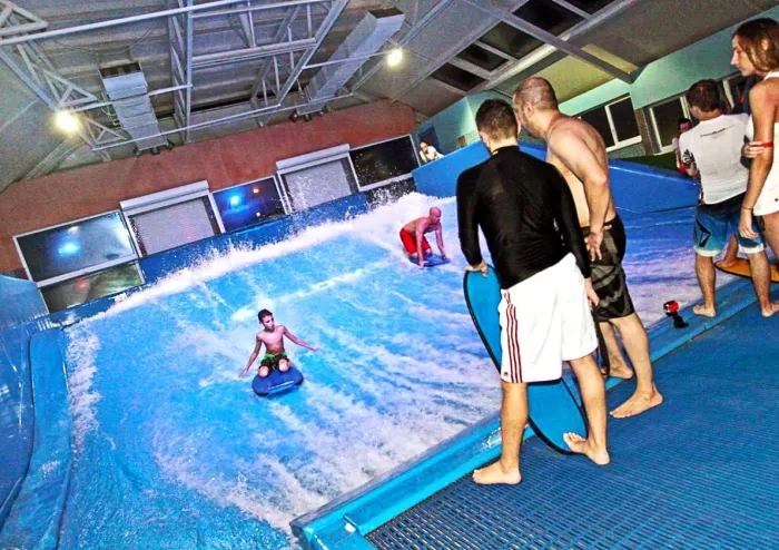 Аквапарк "Юна Aqua Life".