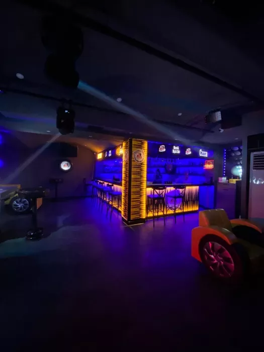 Ночной клуб "Kamyon Disco Night Club"