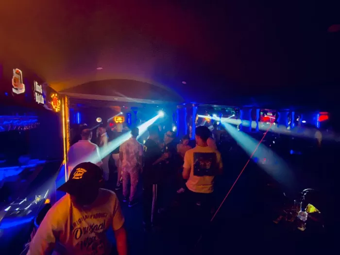 Ночной клуб "Kamyon Disco Night Club"