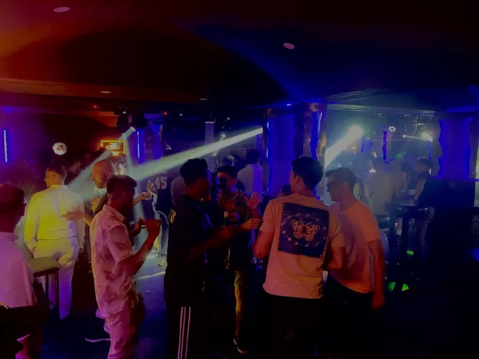Ночной клуб "Kamyon Disco Night Club"