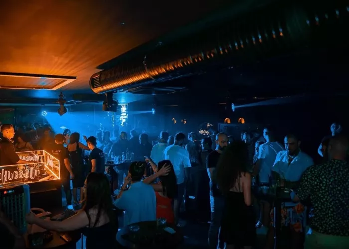 Ночной клуб "Hug&Go Club"