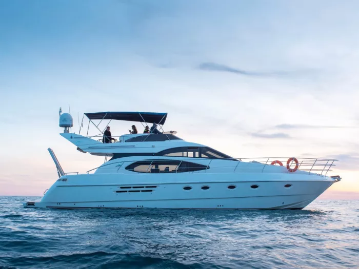 Аренда Яхты "Azimut 52".