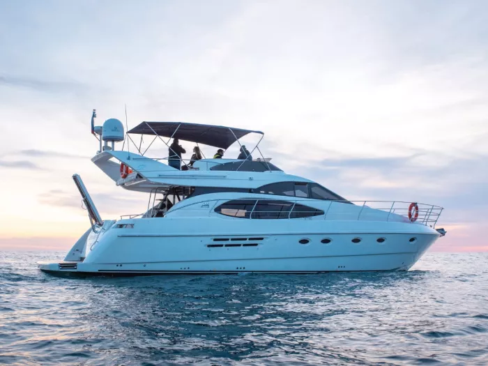 Аренда Яхты "Azimut 52".
