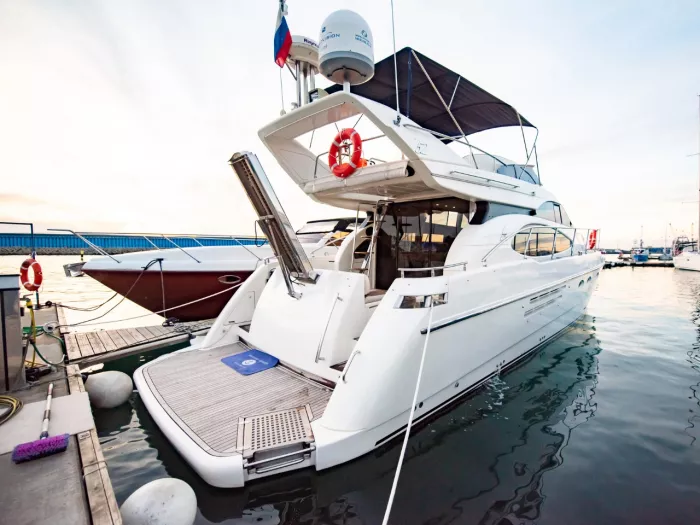 Аренда Яхты "Azimut 52".
